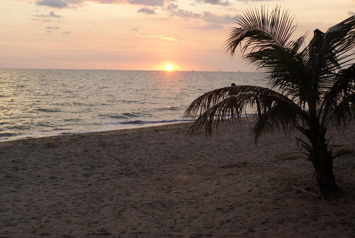 Sammy Seaview Mae Ramphueng Beach Front Golden Elephant บ้านช้างทองวิวทะเลหน้าหาดแม่รำพึง Районг Экстерьер фото